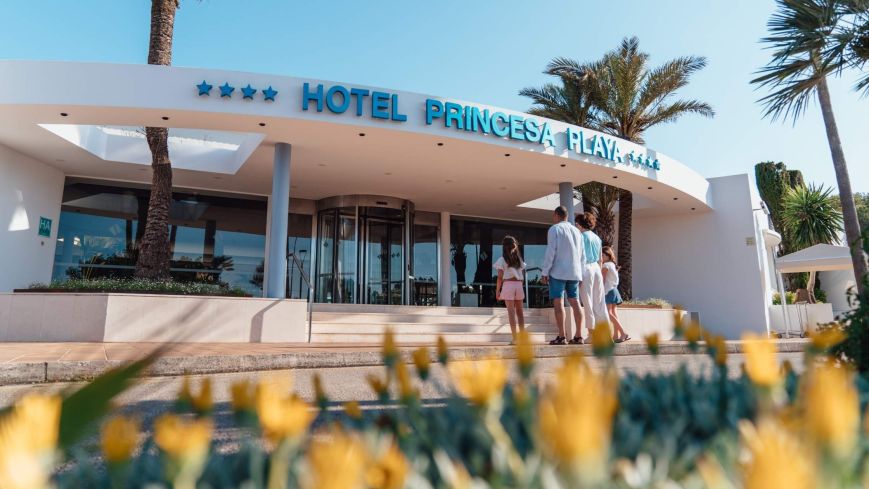 Exterior del Hotel Sagitario Princesa Playa con Familia.