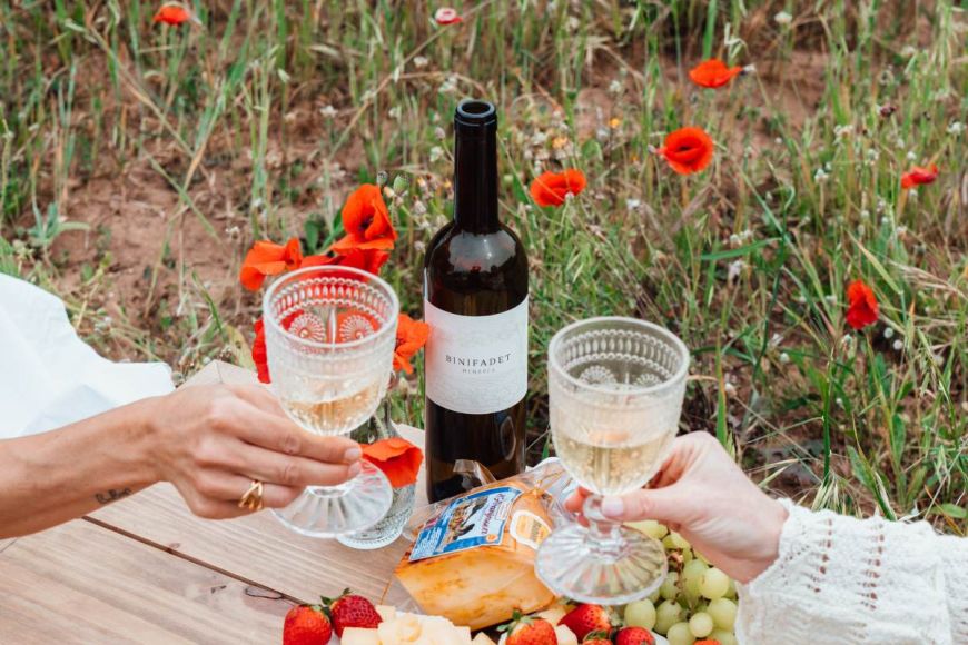 Menorca en primavera: por qué es el mejor momento para descubrir la isla sin prisas