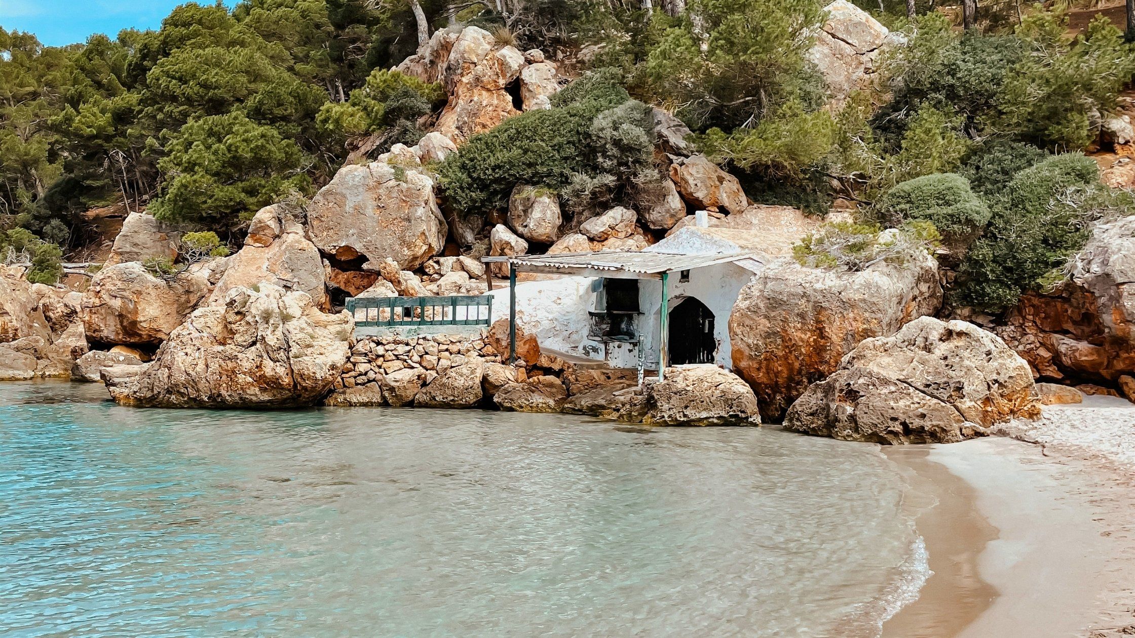 La Vall Algaiarens, playa virgen del norte de Ciutadella de Menorca